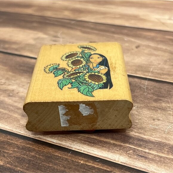 HTF RUBBER STAMPEDE A1011E PEEKING SUNFLOWER POCAHONTAS DISNEY WOOD MOUNT STAMP - Picture 5 of 6